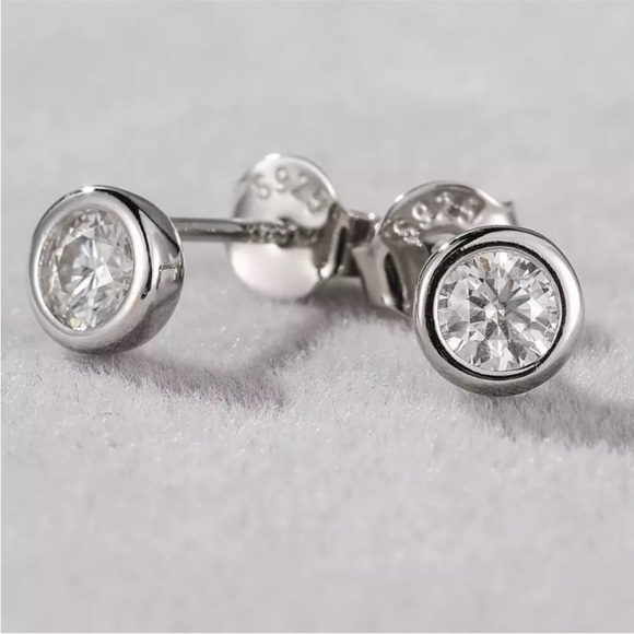 Certified .6ct t.w. Moissanite Bezel Silver Stud Earrings NEW - Picture 7 of 12